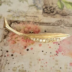 Brooch Women Vintage Leaf Pin Gold Tone Rhinestone Elegant Lapel Brooch